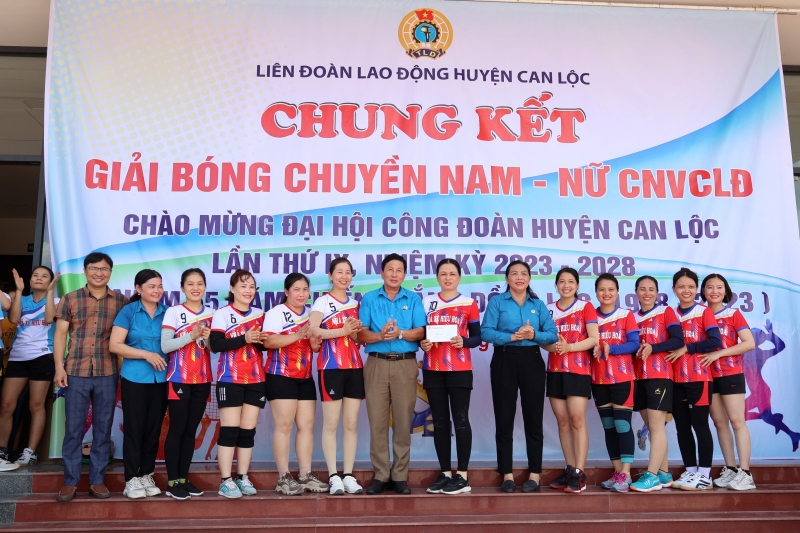 Can Lộc: Sôi nổi các hoạt động chào mừng Đại hội Công đoàn huyện lần thứ IX và kỷ niệm các ngày lễ lớn